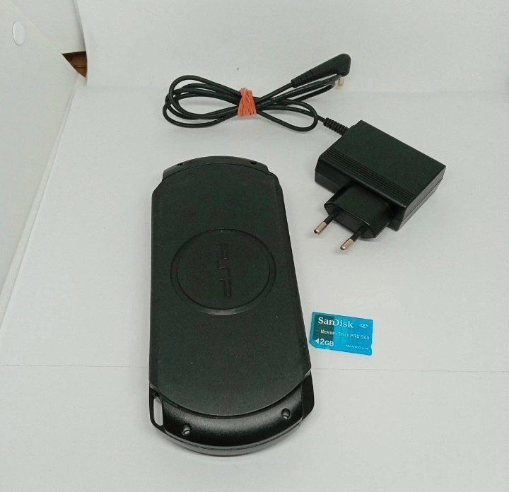 Sony PSP-E1004 Street + karta 2gb - 8