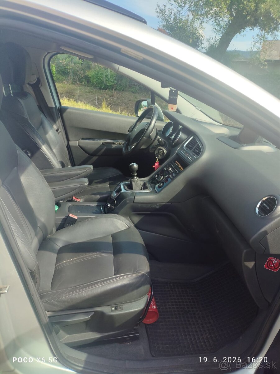Peugeot 5008 - 8