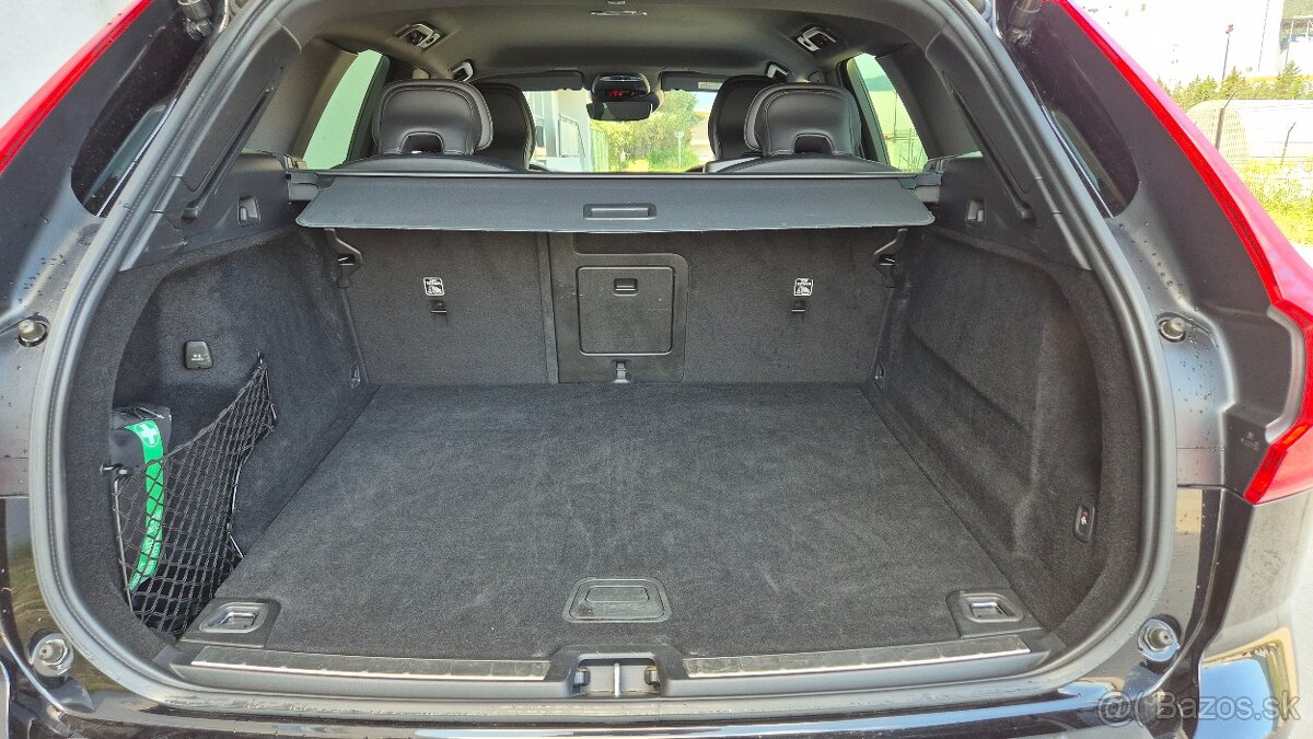 Volvo XC60 2.0 B4 mHEV DARK edition AWD - 8