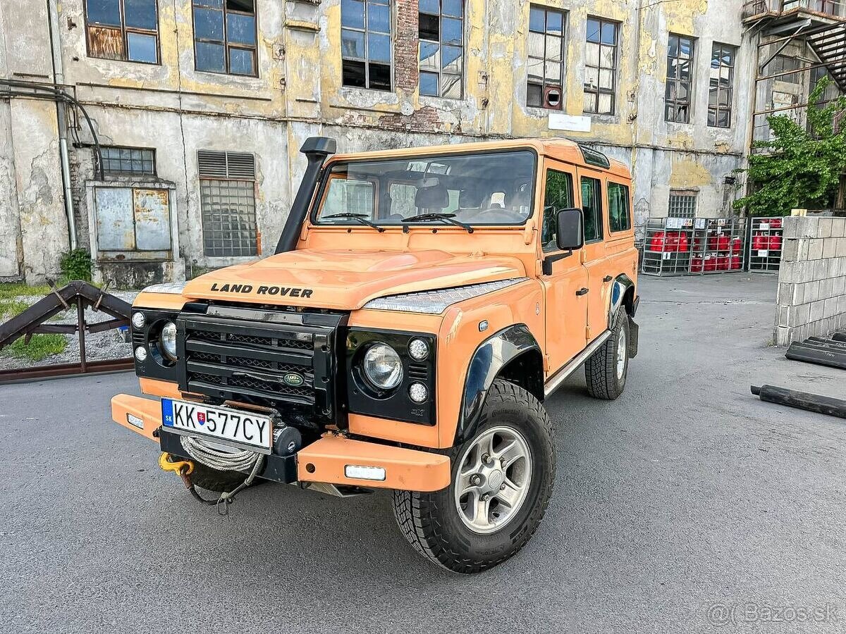 Land Rover Defender 110 2.4 SW SE - 8