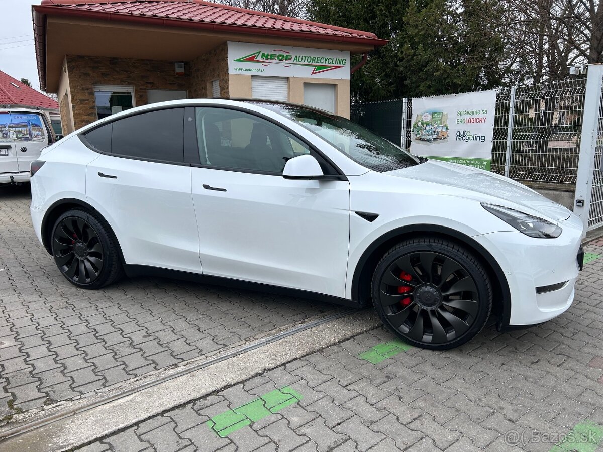Tesla Model Y PERFORMANCE 393kW Dual Motor AWD FSD - 8