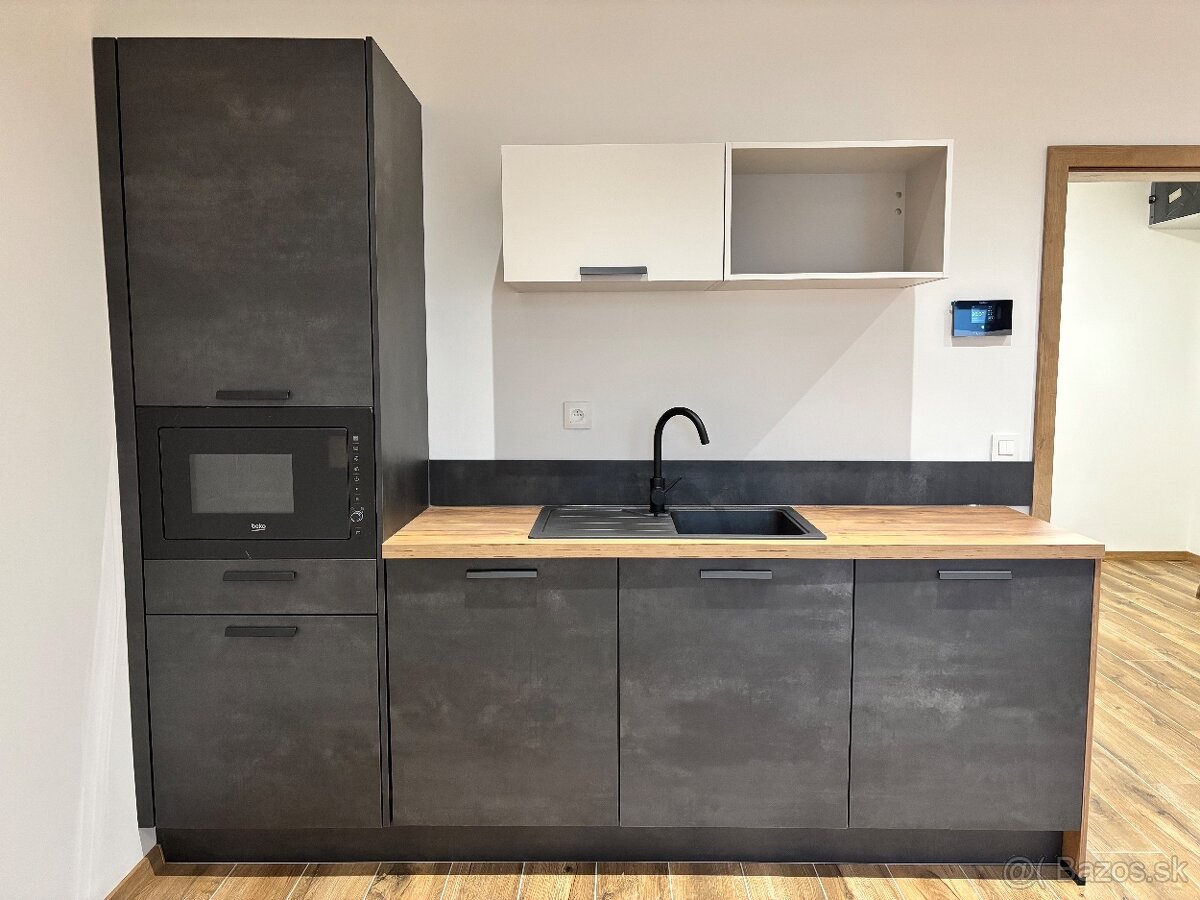 Kancelárske priestory v rodinnom dome - 8