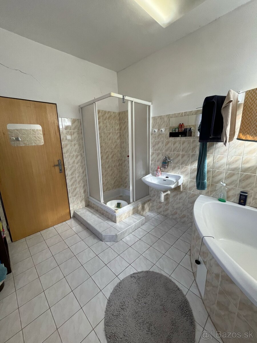 ZĽAVNENÉ • Na predaj celoročná chata v Zlatníckej doline - 8