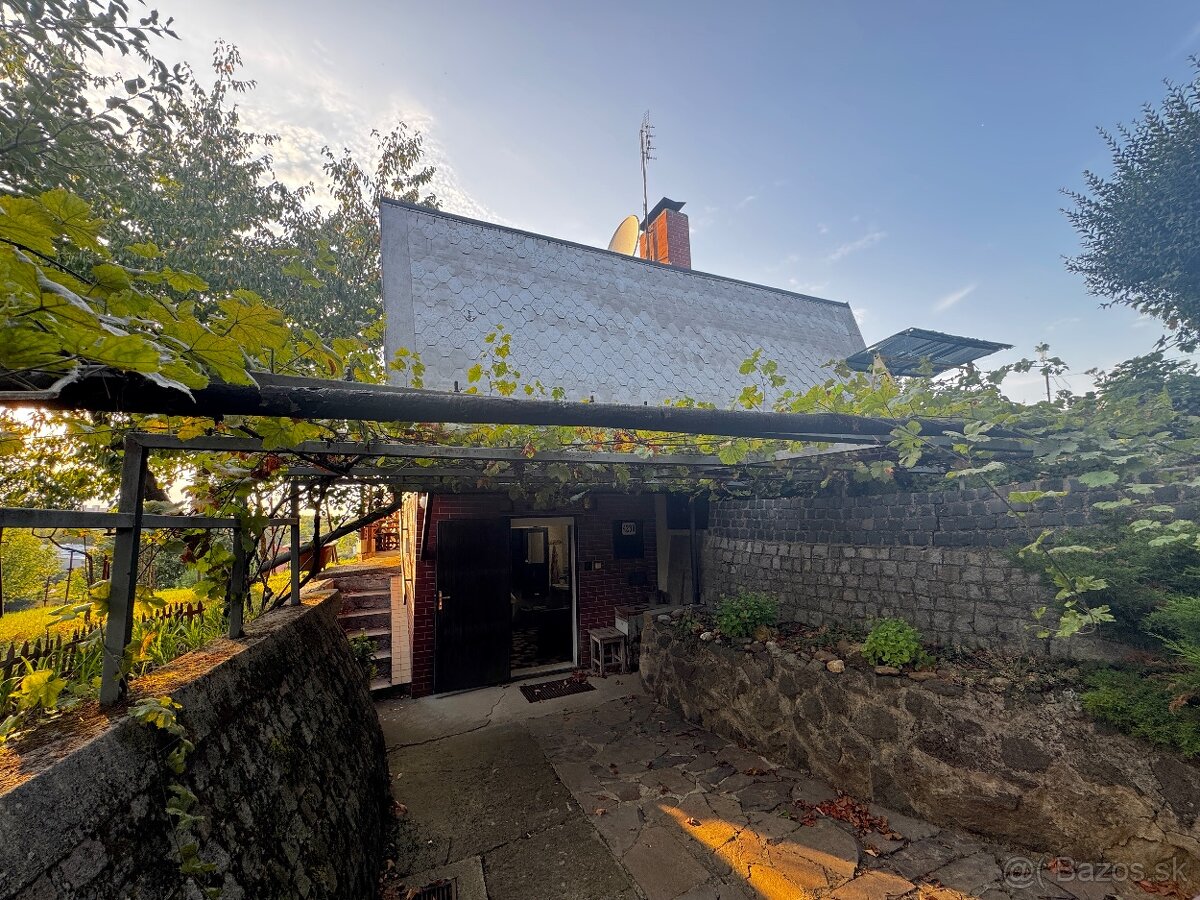 Na predaj murovaná chata s pozemkom 1190 m² - 8