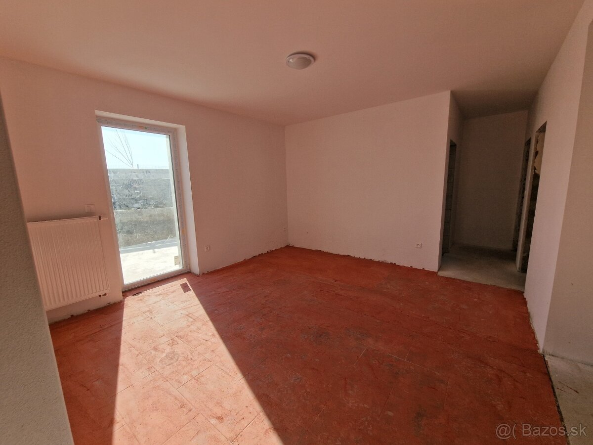 4 izb. rodinný dom v Šintave na 467m2 pozemku na predaj - 8