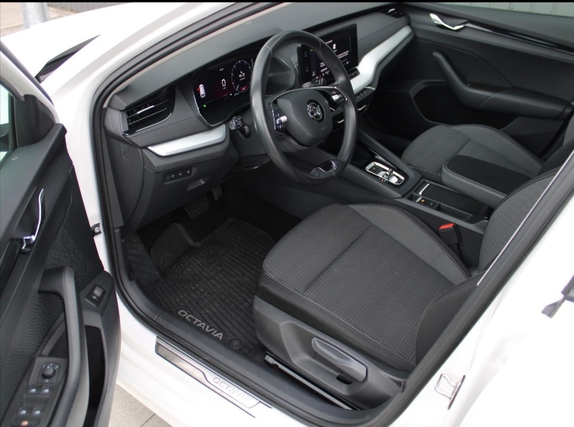 Predám Škodu Octavia Combi IV 1.4 TSI PHEV Ambition, 2021 - 8