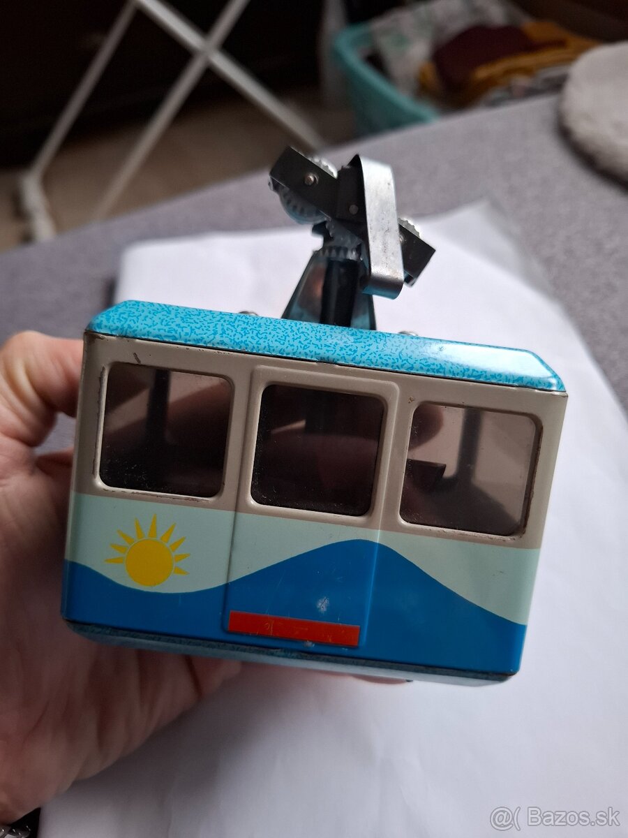 Stará hračka - lanovka - 8