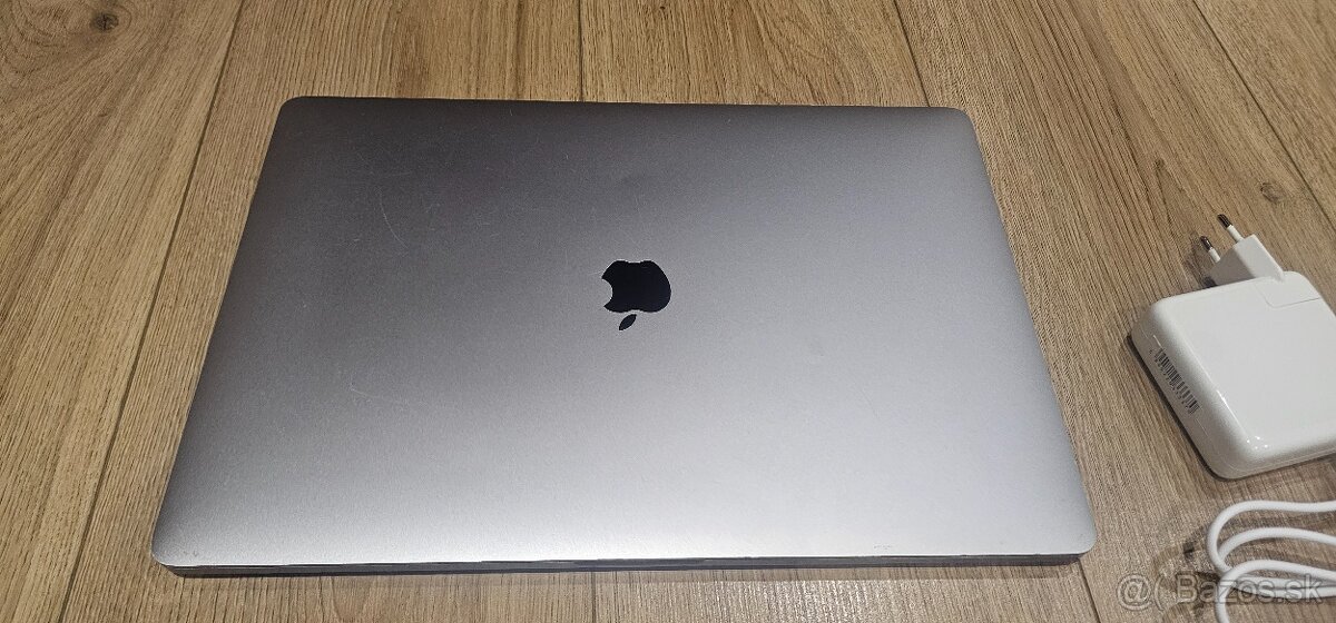 Apple MacBook Pro 16" 2019 A2141 - 8