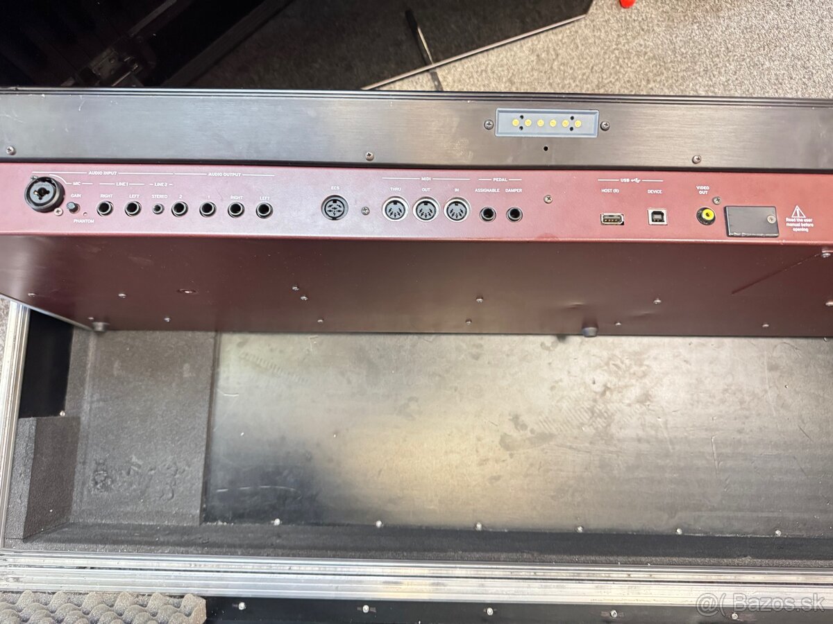 KLAVESY KORG pa4x - 8