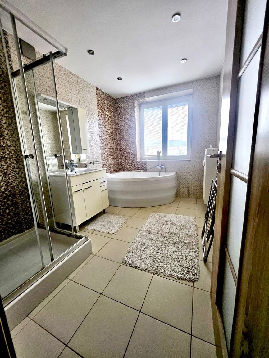 VÝNIMOČNÝ 3-IZBOVÝ BYT V CENTRE TRENČÍNA S 2 BALKÓNMI - 8