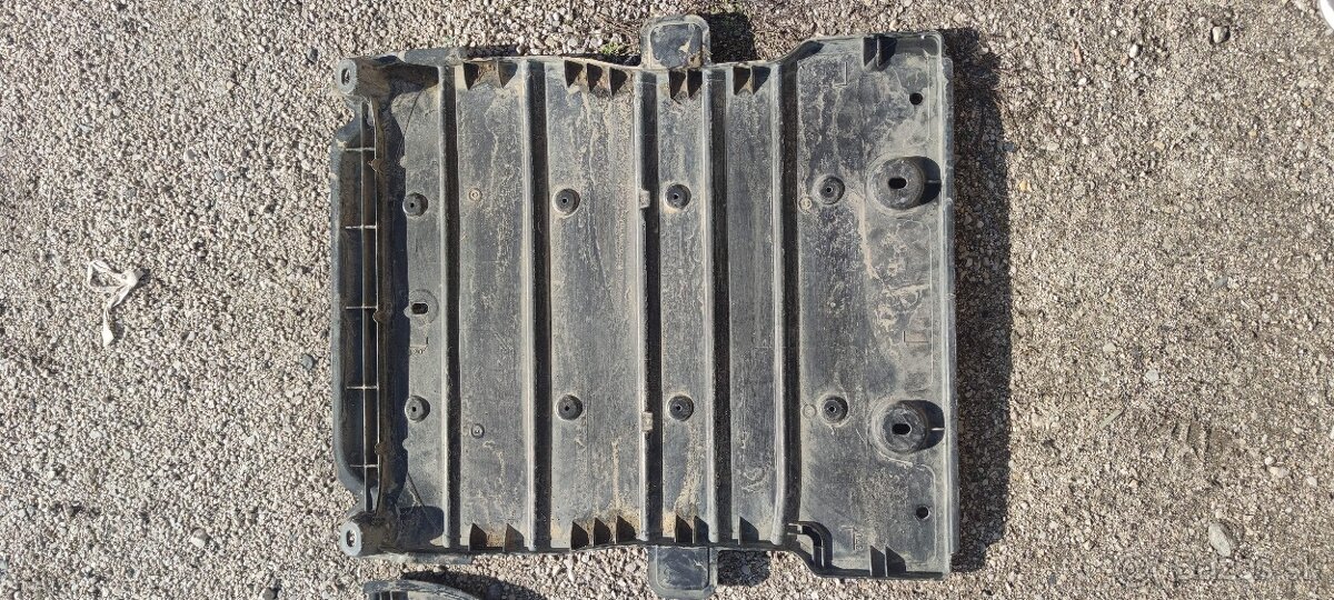 Octavia 3 Golf 7 Leon 3 kryt podvozku Audi A3 8V - 8