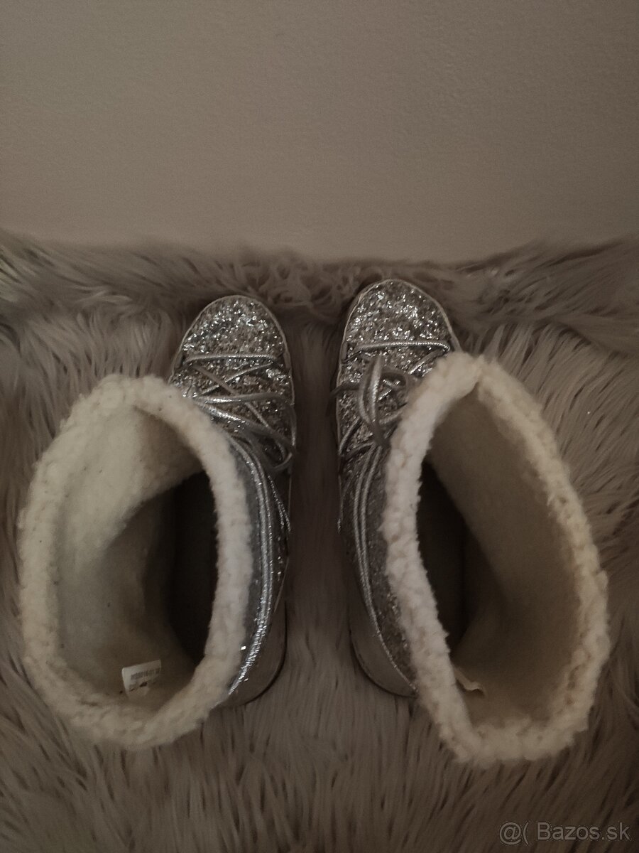Strieborné / sivé trblietavé snehule - 8
