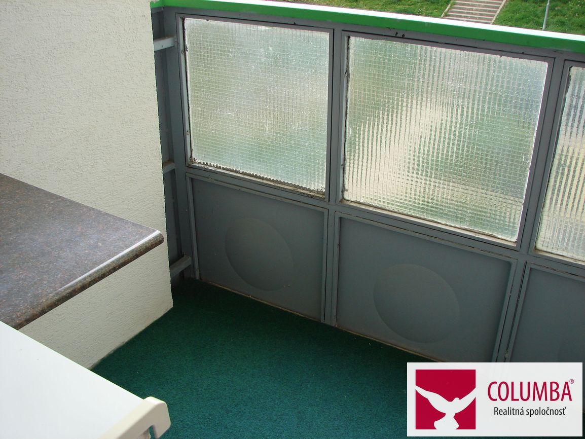 Na prenájom 1-izbový byt s loggiou - 8