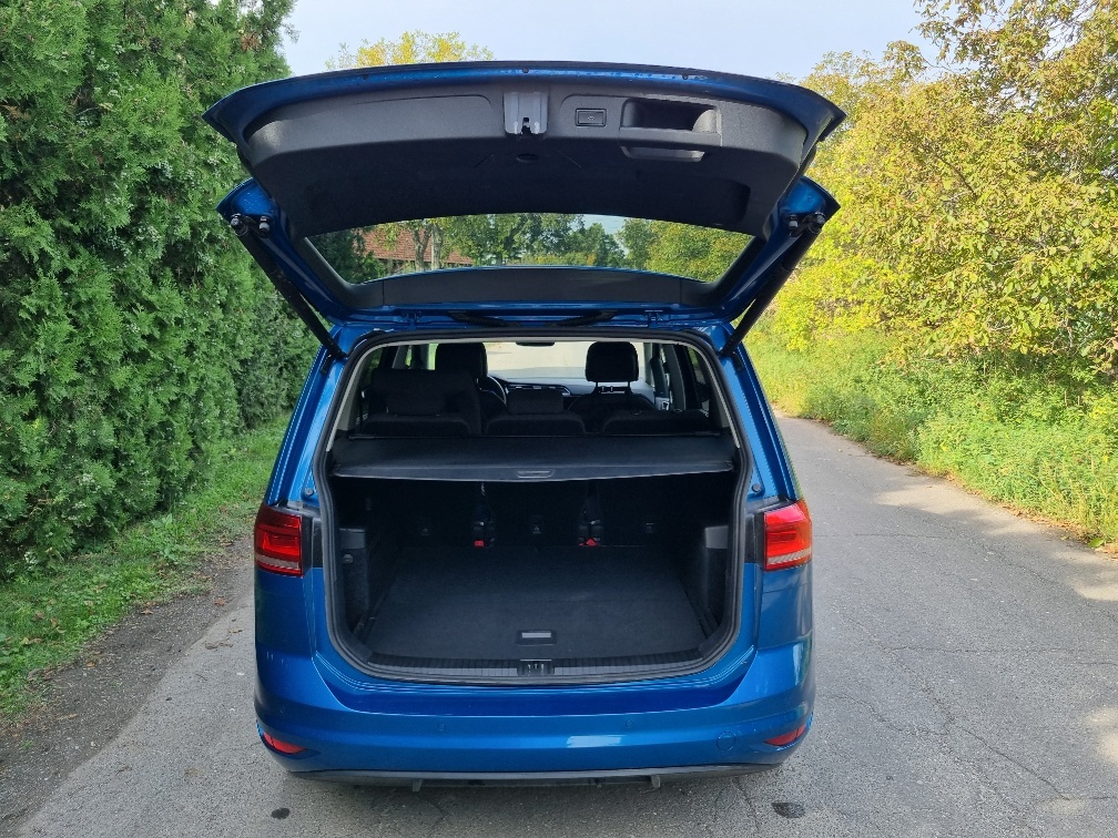 Predám VW Touran 1,5 TSI DSG - 8