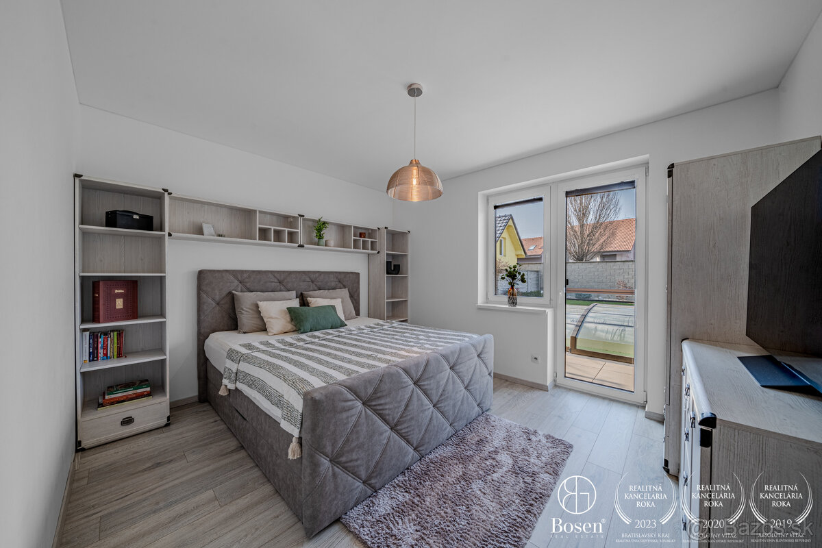 BOSEN | 4 izbový bungalov s bazénom a garážou v Malinove - 8