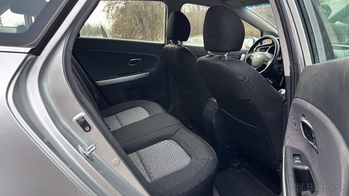 Kia Ceed SW 1,6 GDi Platinum - 8