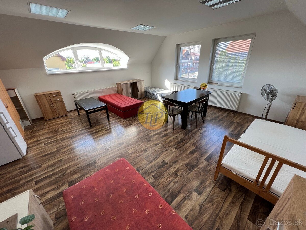 Vila / Rodinný dom s veľkým pozemkom na predaj - Dunakiliti - 8