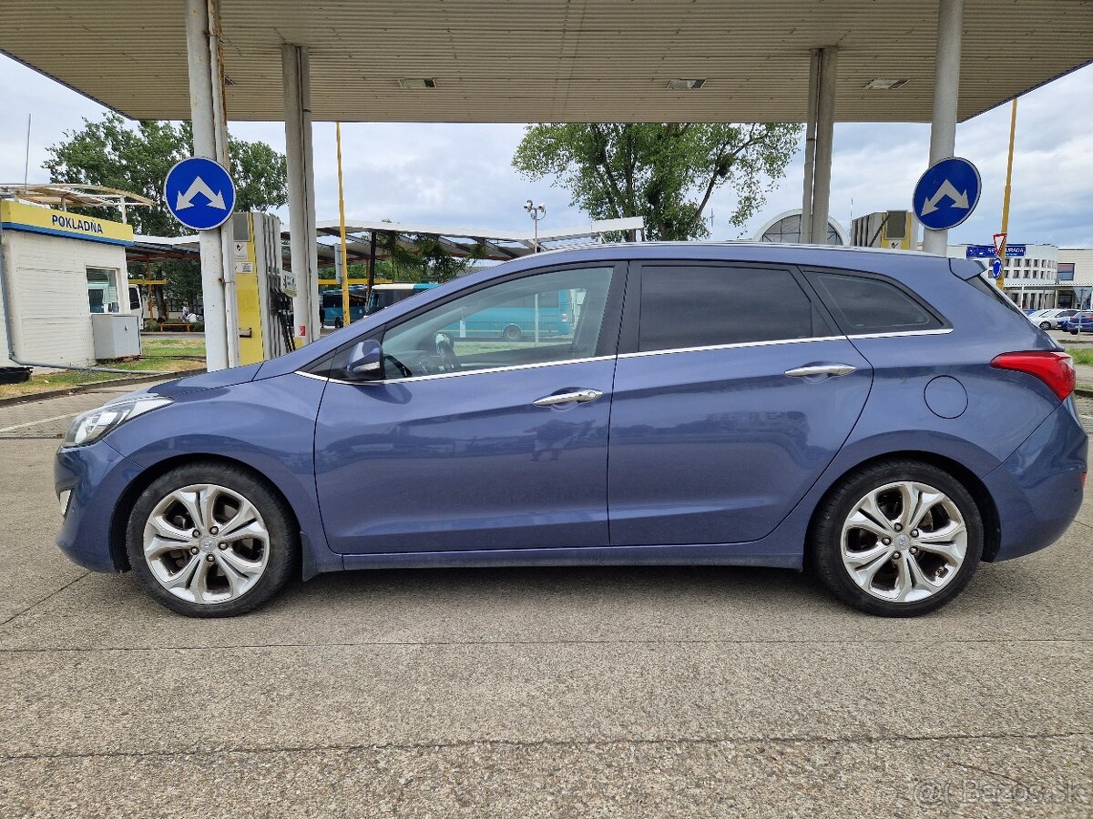Hyundai i30 CW 1.6i CRDi HP 16V DOHC Style - 8