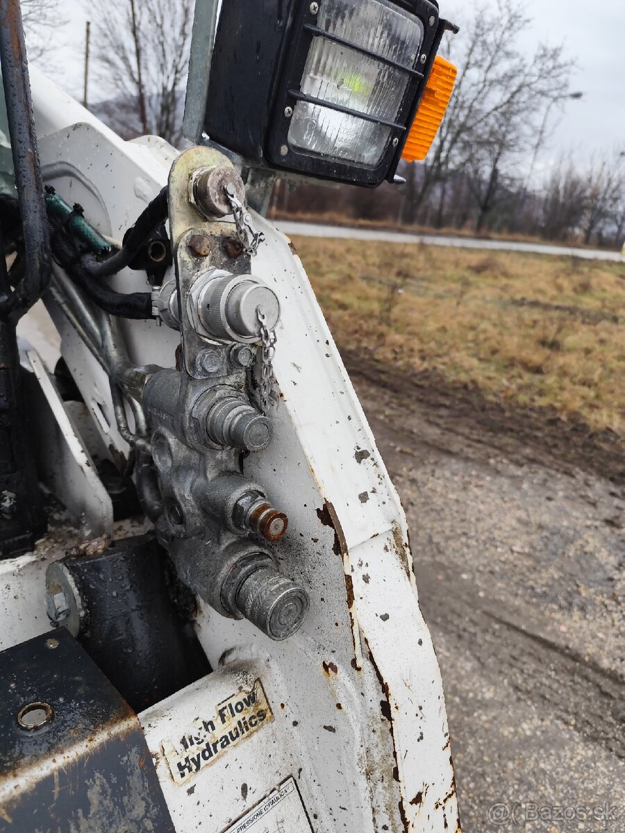Šmykový nakladač Bobcat S185, Špz. - 8