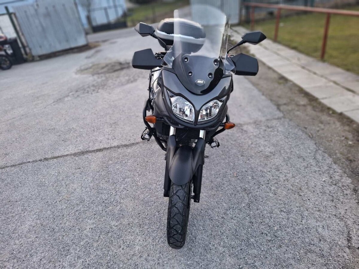 Suzuki V-Strom DL650 - 8