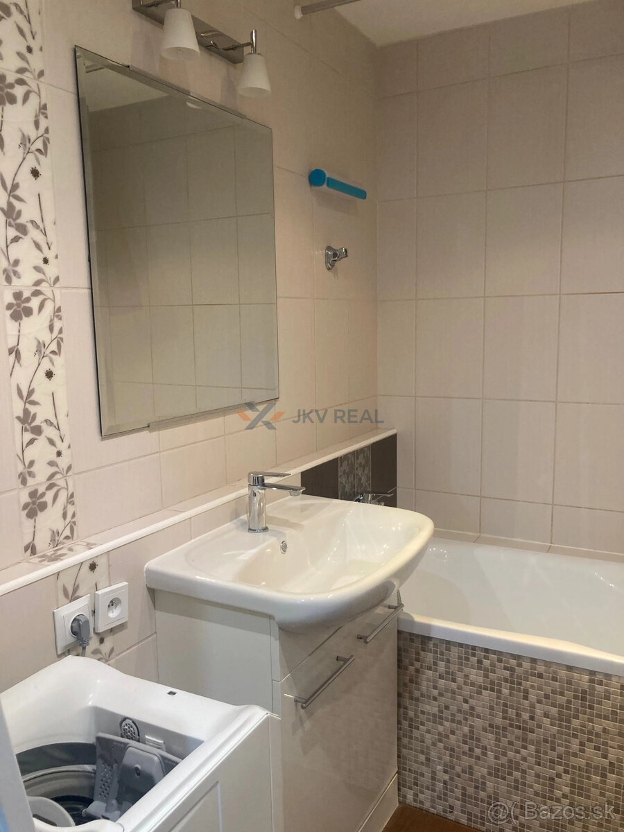 Na prenájom krásny zrekonštruovaný 3-izbový byt - 8