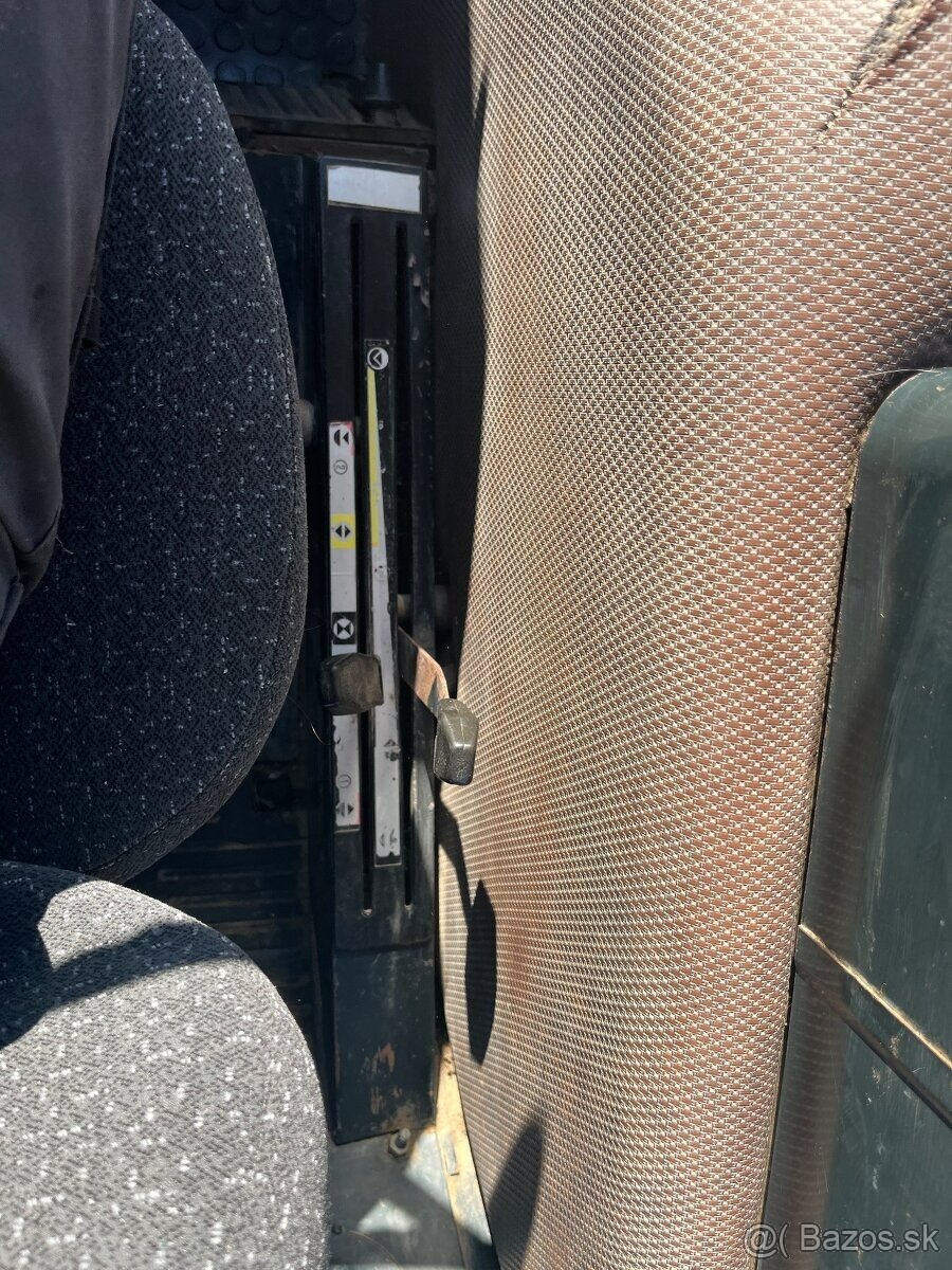 Predám Zetor 5213 VR (vínohradník) - 8