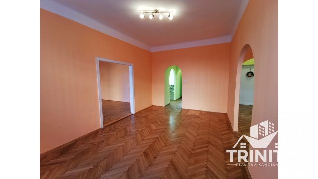 Na predaj priestranný 4-izbový byt v meste Nové Zámky - 8