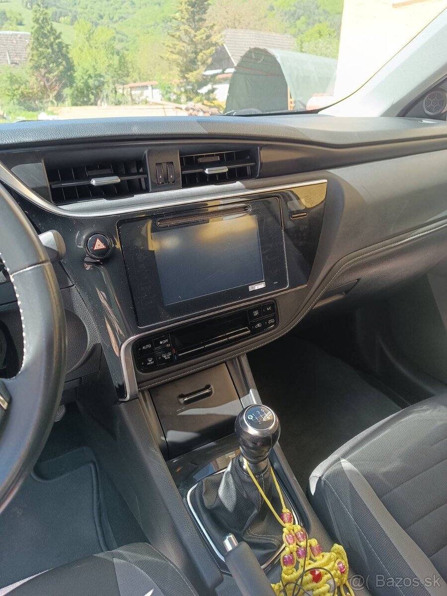 Toyota Auris1,6 benzín combi 2019 - 8