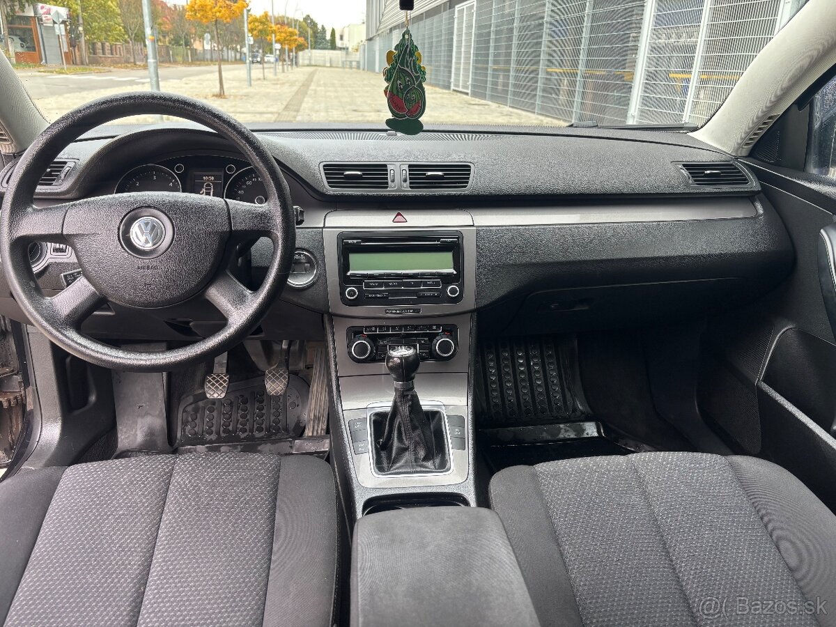 Volkswagen passat b6 1.6tdi CR - 8