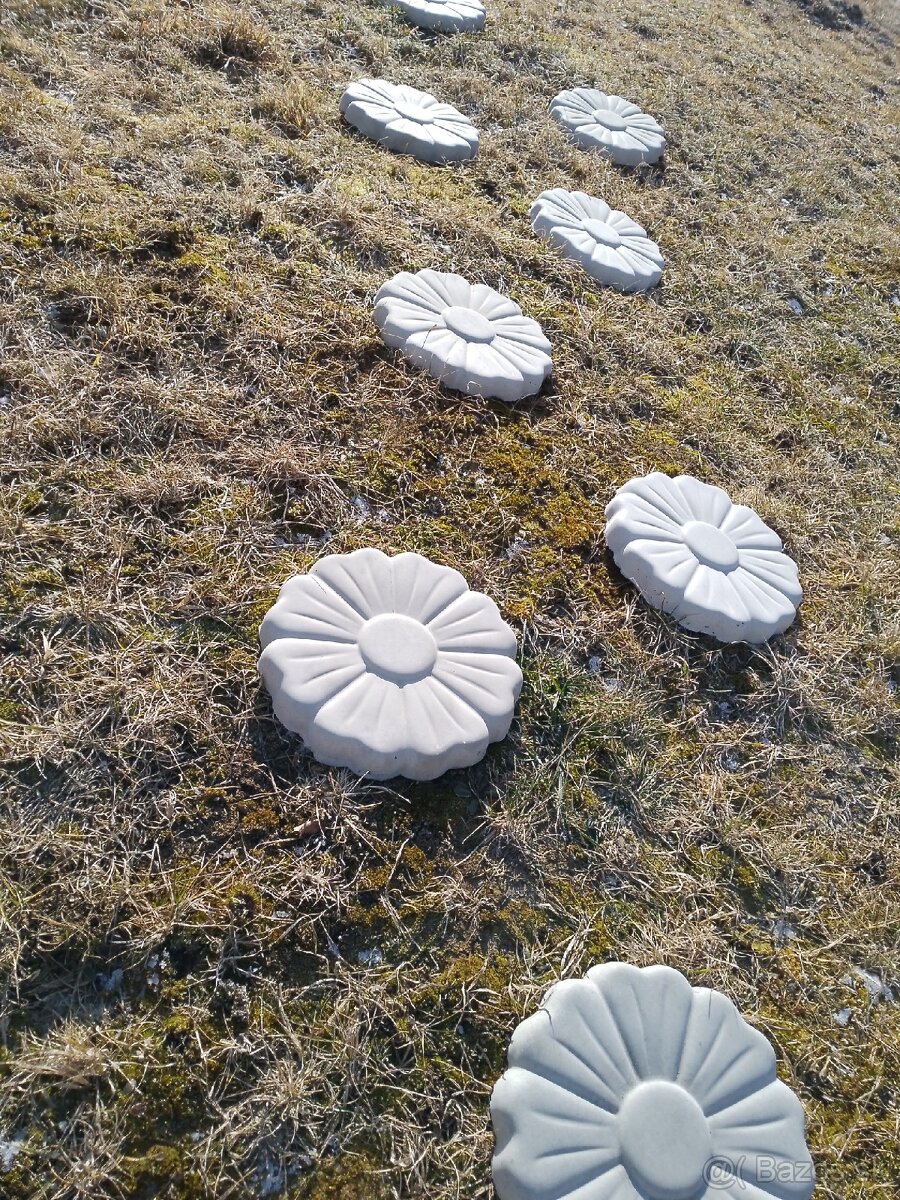 Šľapáky do záhrady - 8