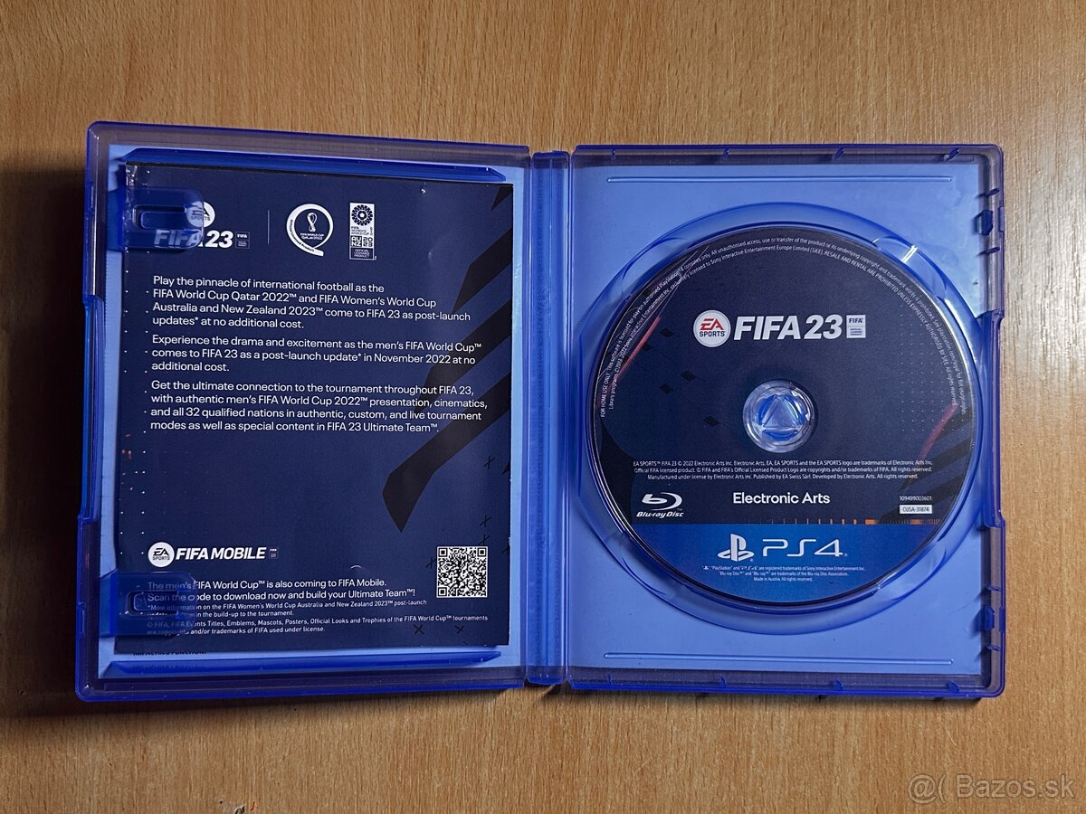 PS4 Fat 1 TB + 2 DualShocky + Tlou + stojan - 8