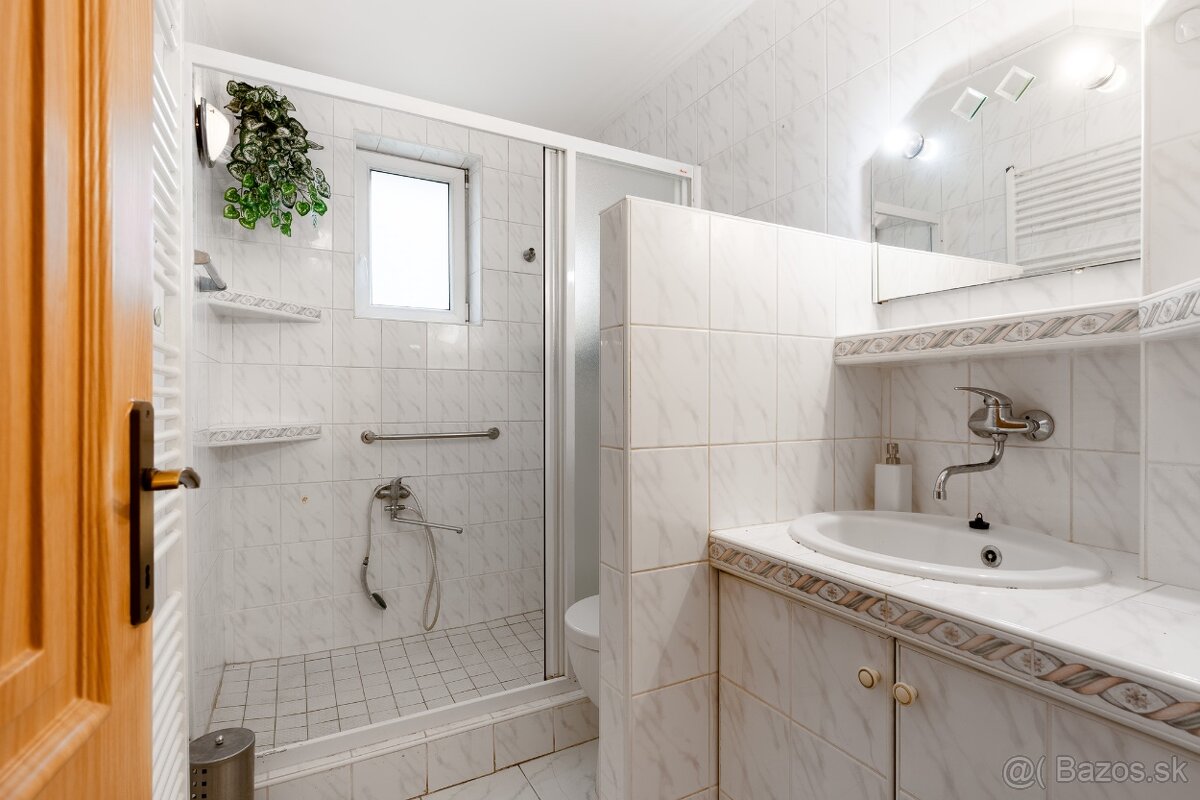 Rodinný dom s potenciálom - Košeca - 8