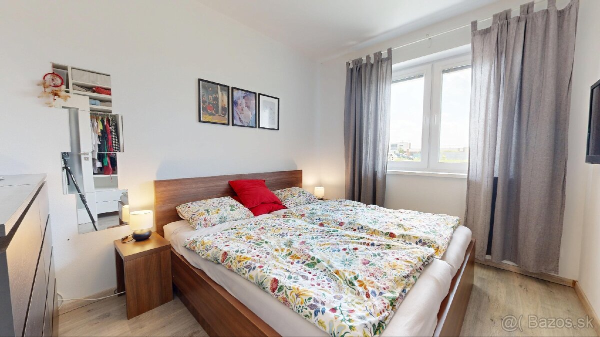 ZNÍŽENÁ CENA KOŠÚTY, moderný a útulný 4-izbový bungalov - 8