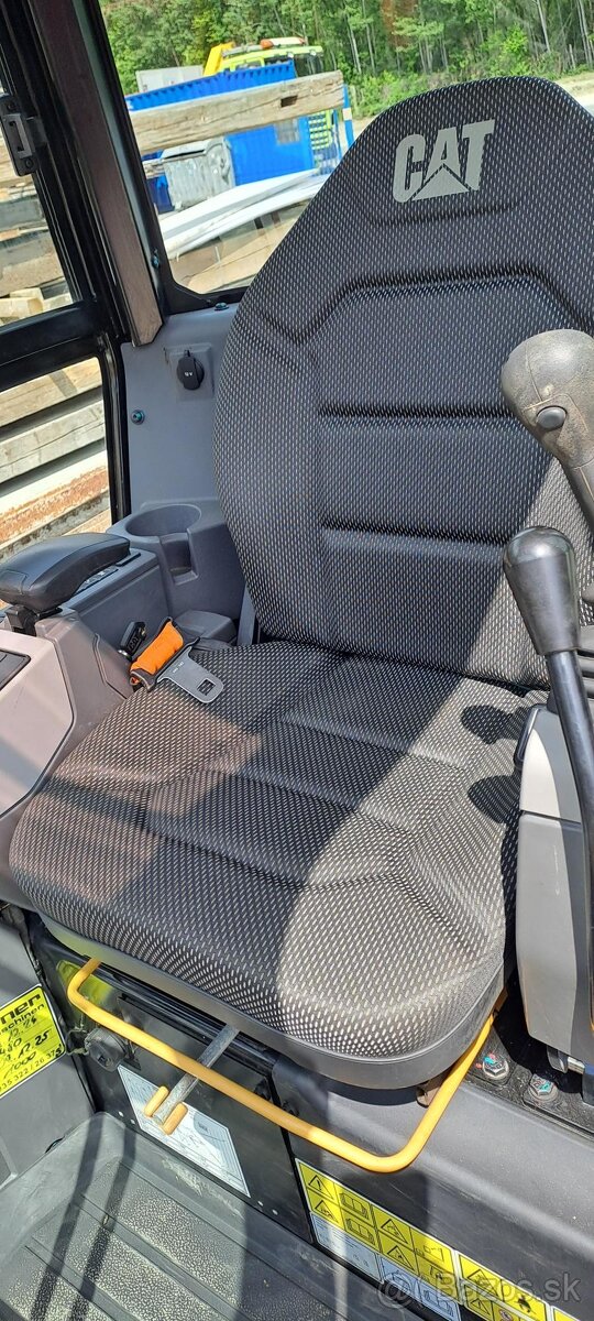 Minibagr CAT 301.8, rok výroby 2022, 563 motohodin, TOP - 8