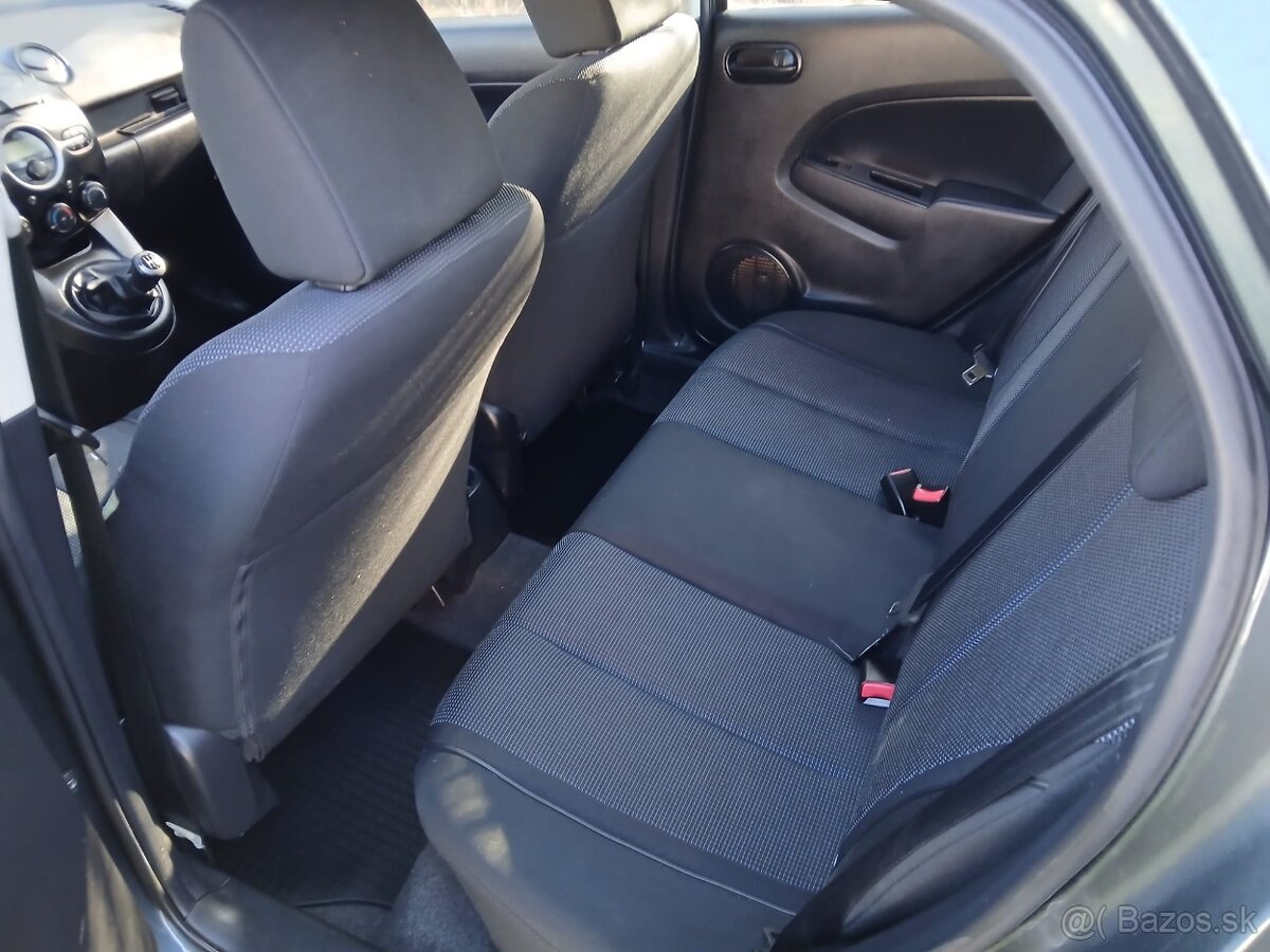 Predám mazda 2 1.5benzin 5dver. - 8