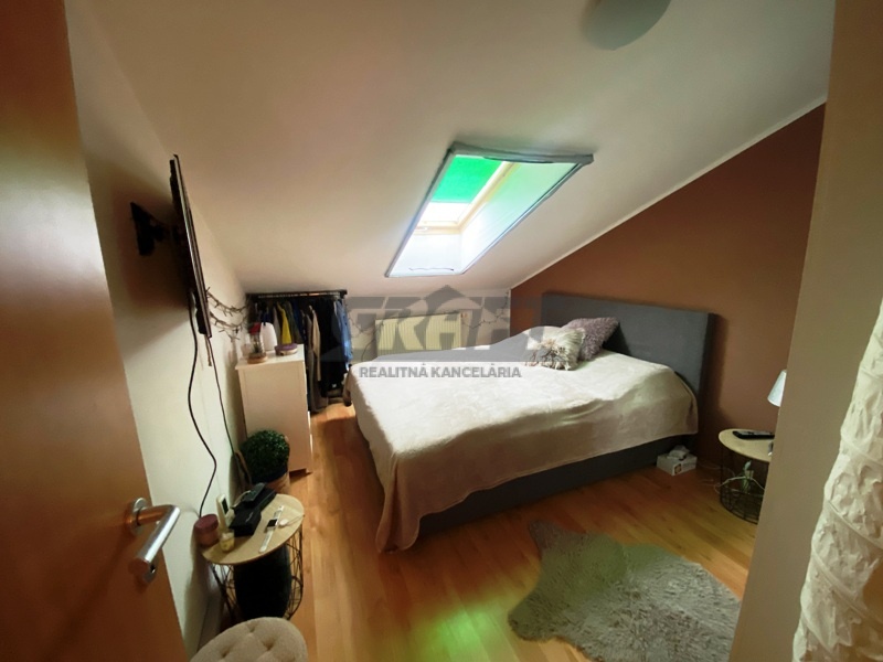 Na predaj veľký 4-izb. mezonetový byt – Rovinka - 8