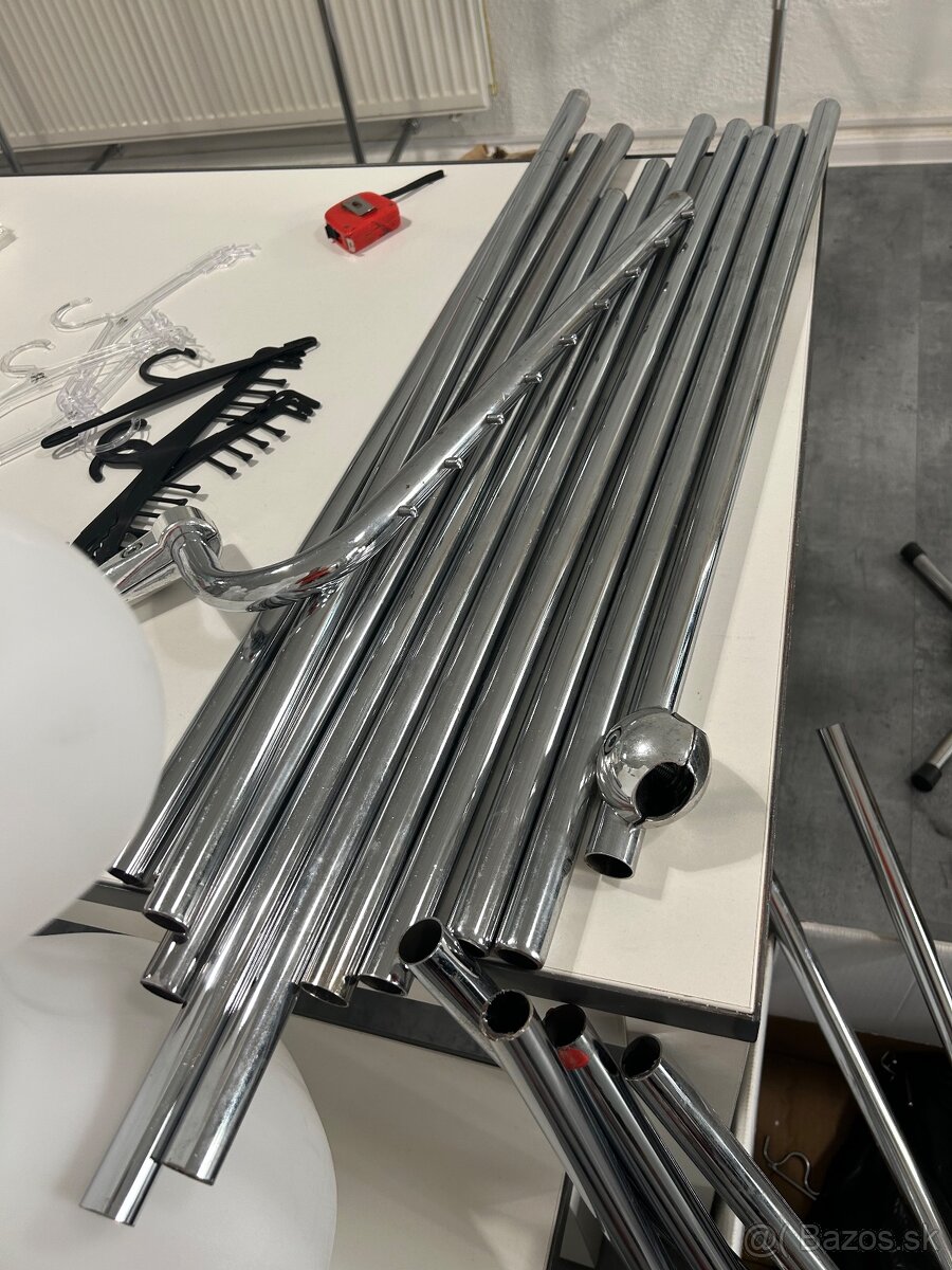 Nabytok z predajne - 8