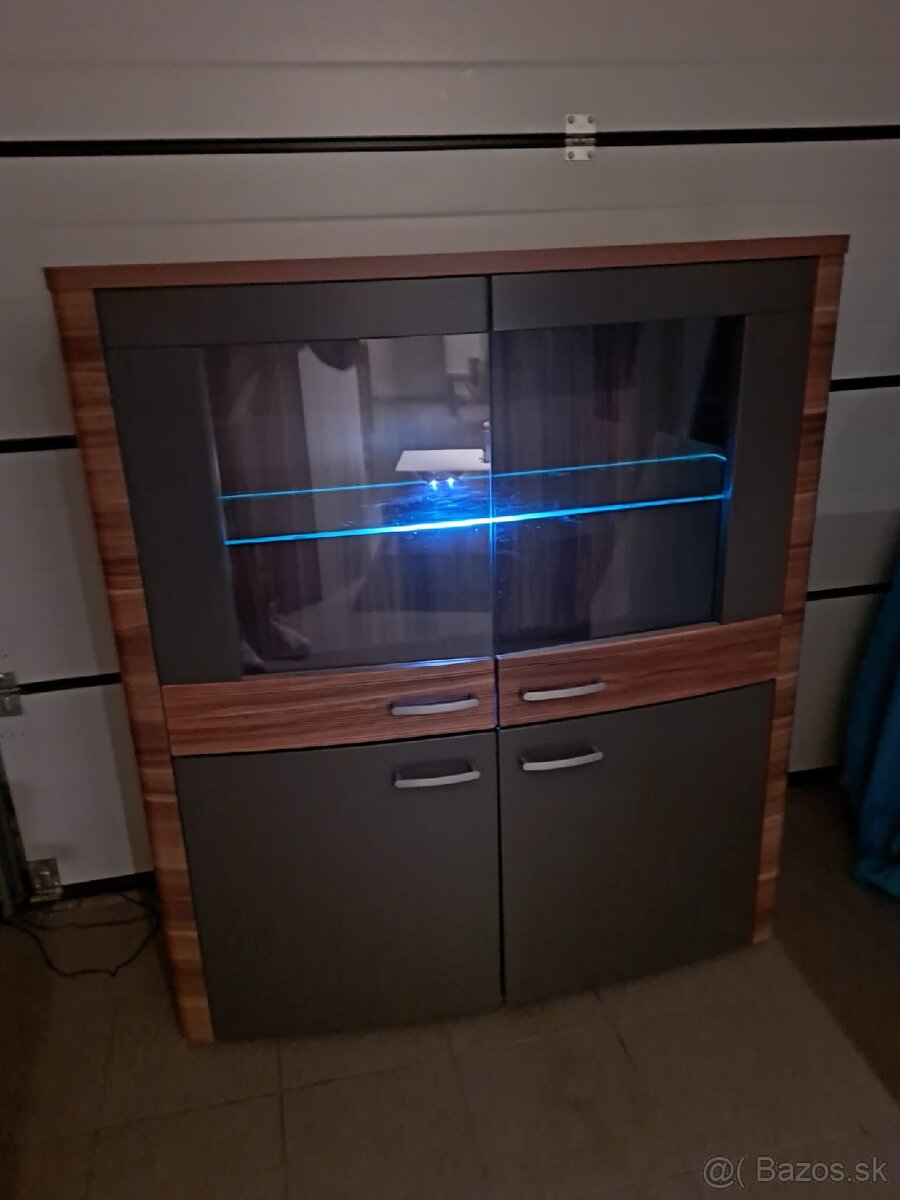 Moderný príborník, vitrína - 8