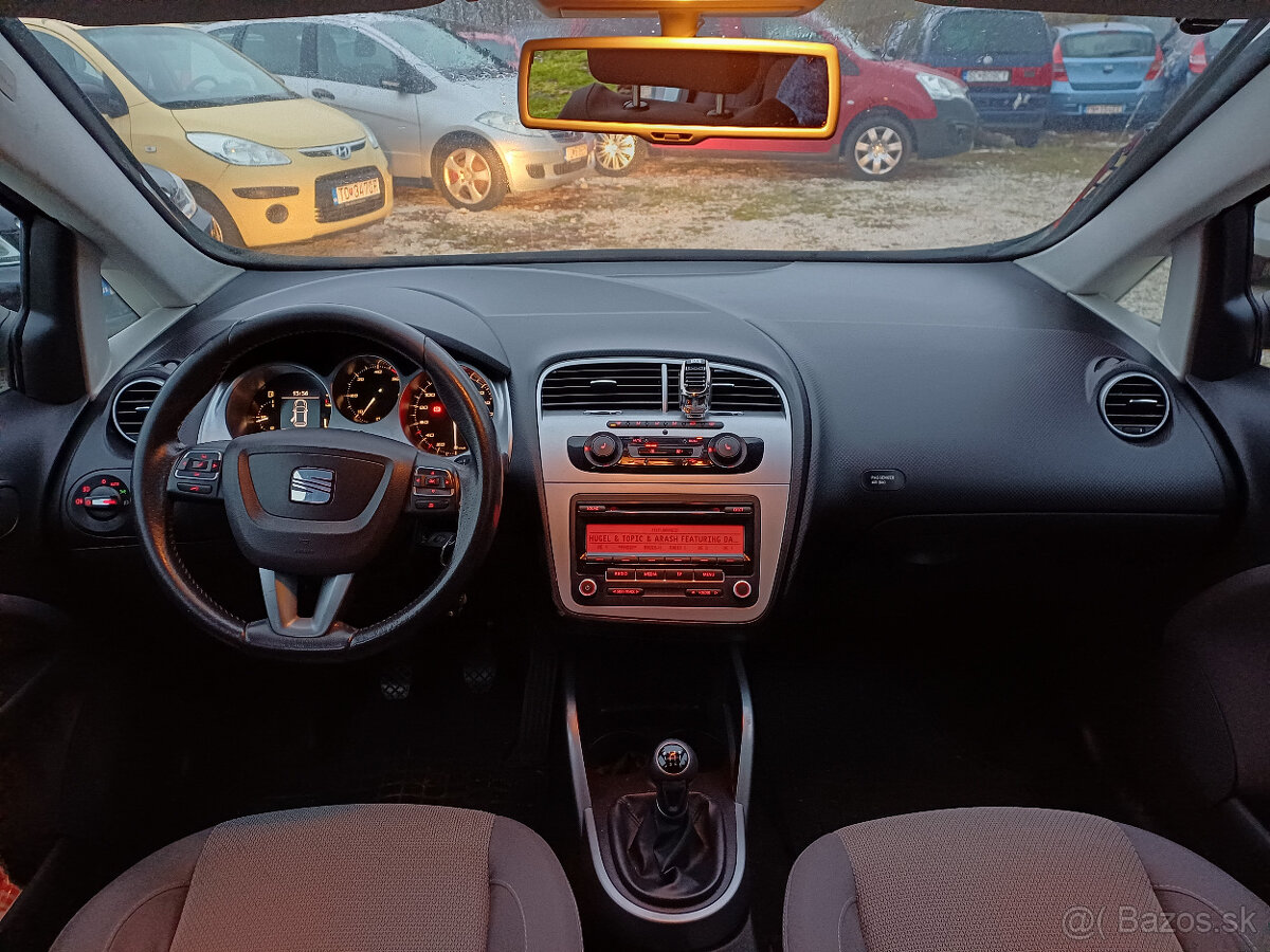 seat altea XL,1,9d,77kw,5miest,r.v.2010,Model2011,klíma - 8