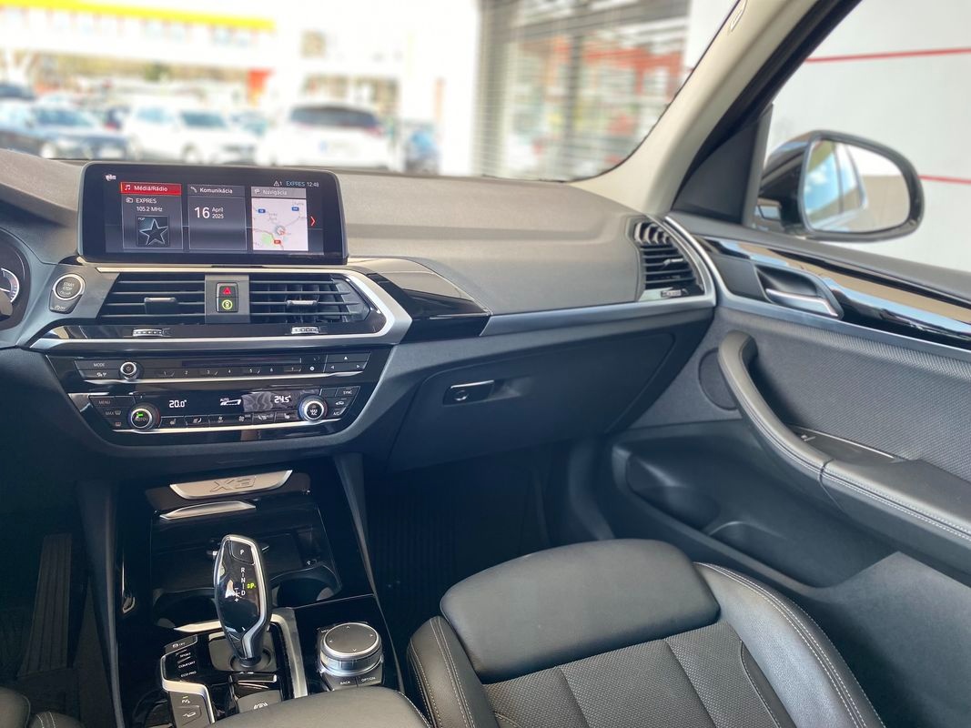 BMW X3 20i xDrive 135kW AT/8 X-line - 8