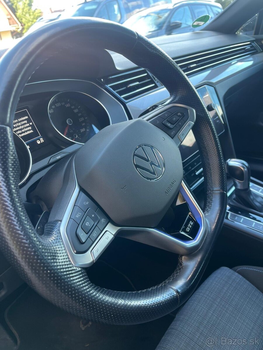 VW Passat Variant B8 GTE 1.4 TSI Plug-in Hybrid - 8