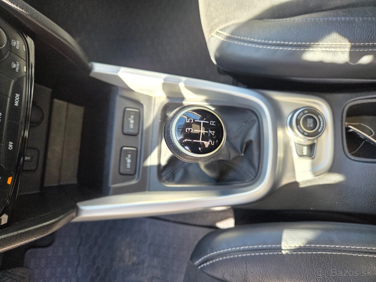 Predam Suzuki Vitara 1.6b 88kw 4x4 - 8