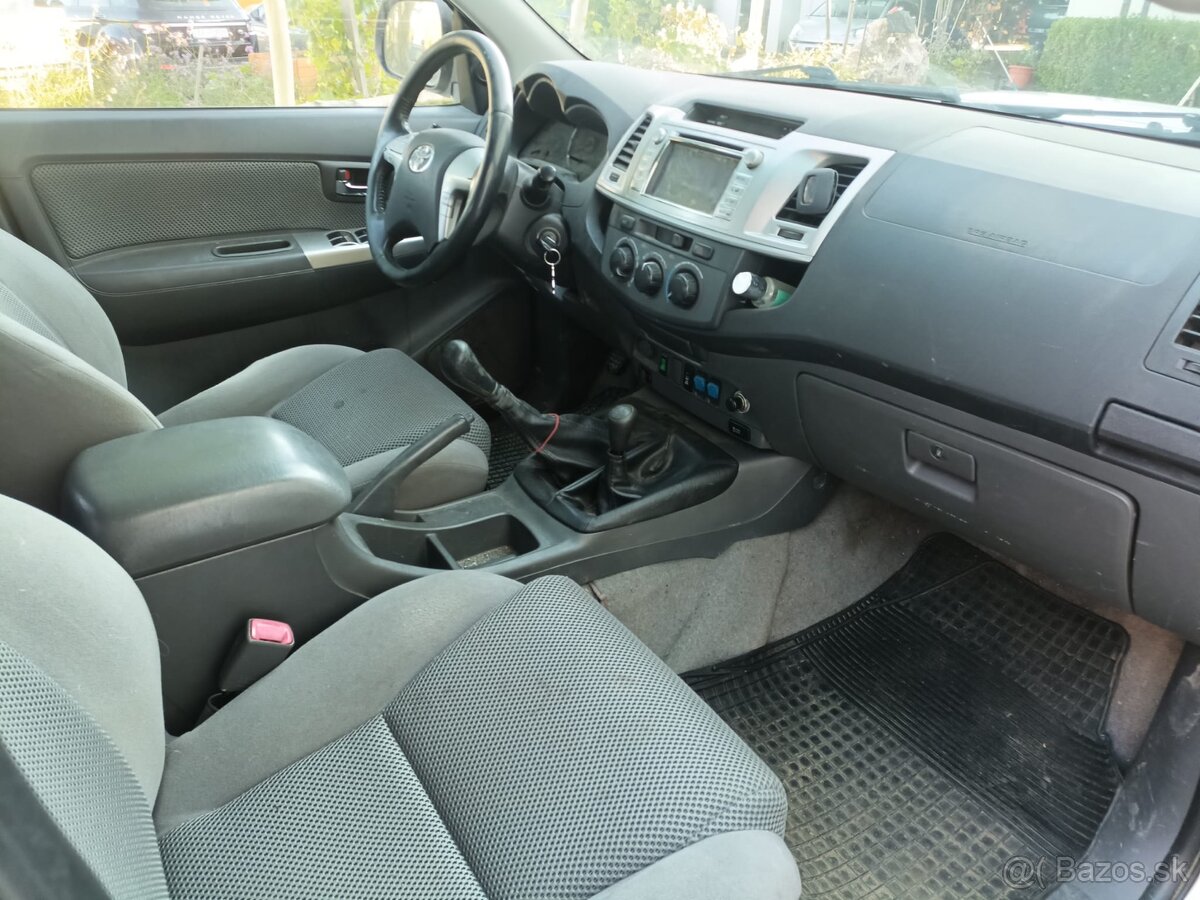TOYOTA HILUX 2.5 D-4D - na predaj / na splatky - 8