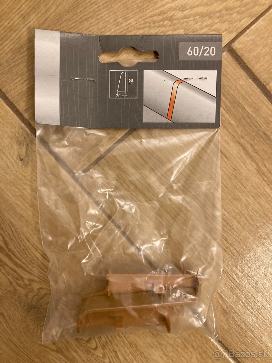 Predám príslušenstvo k soklovým lištám 60x20 - 8