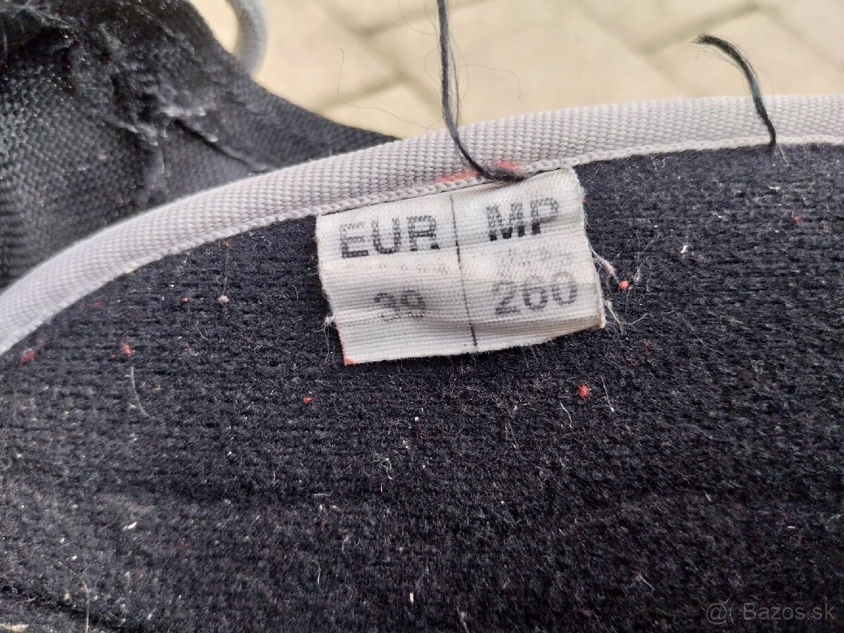 Snowboard s zapínaním a topánkami - 8