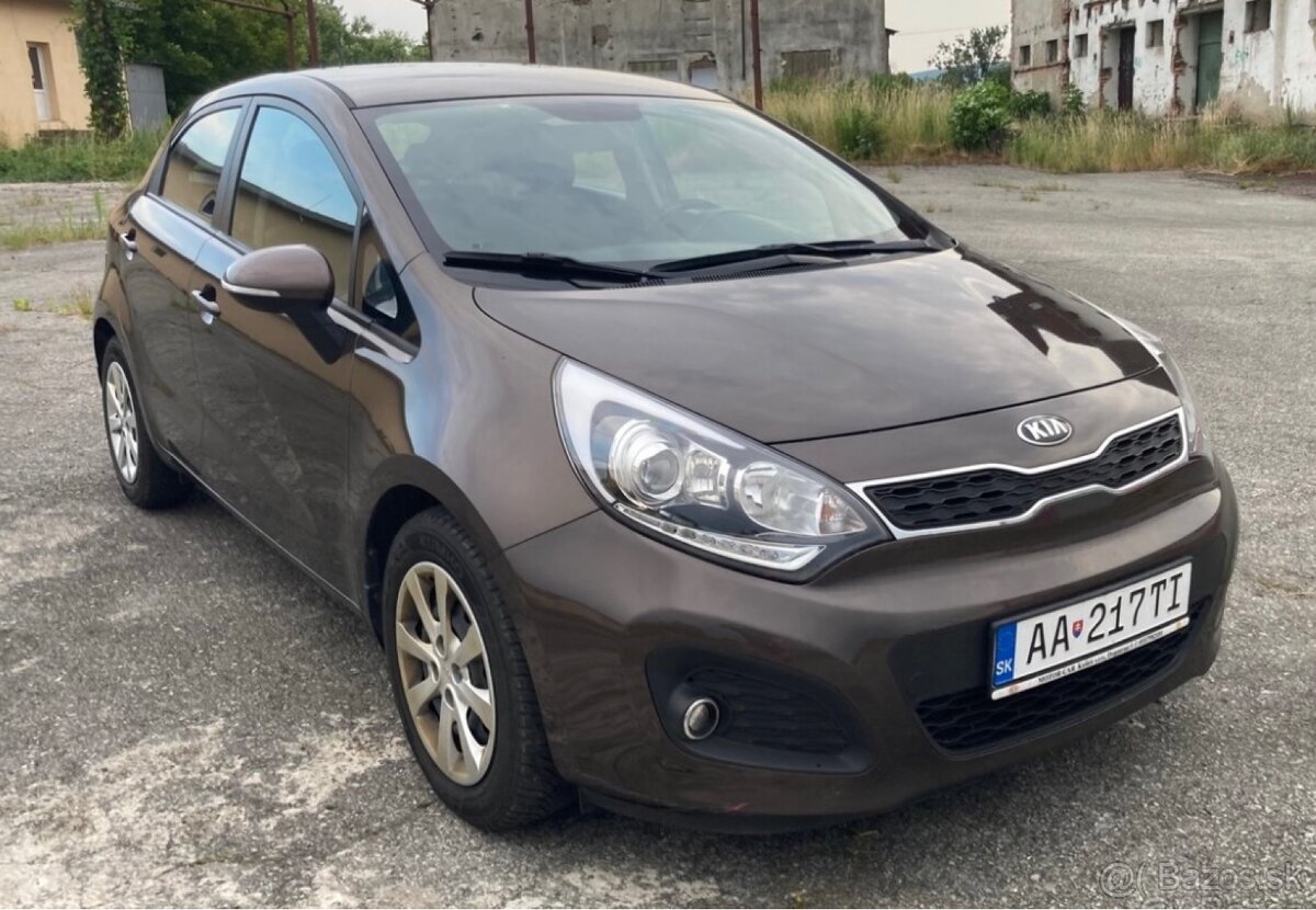 KIA RIO 1.2 benzín 62kW 2015 92 000 km - 8