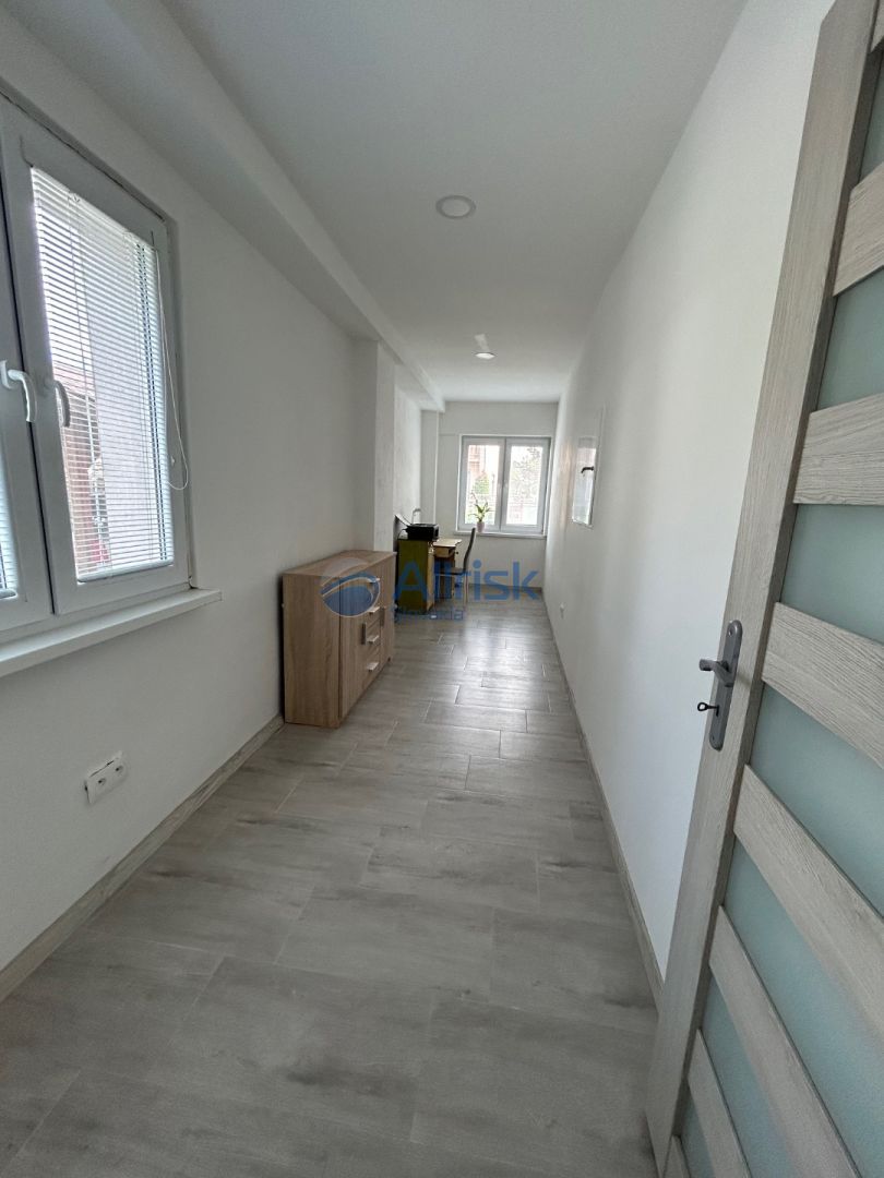 Nádherný kompletne zrekonštruovaný rodinný dom s garážou, ba - 8