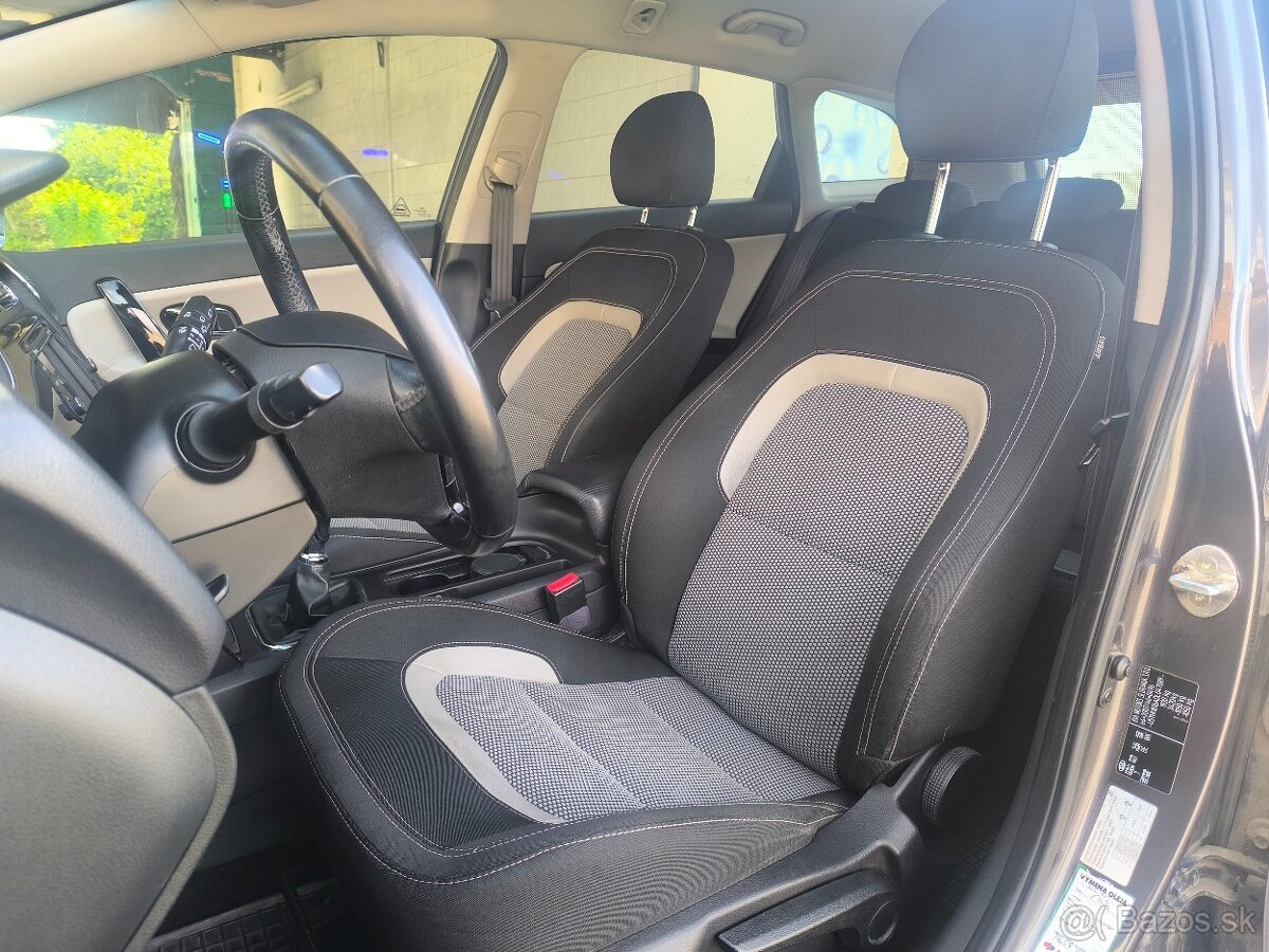 Kia Ceed SW 1.6 CRDi - 8