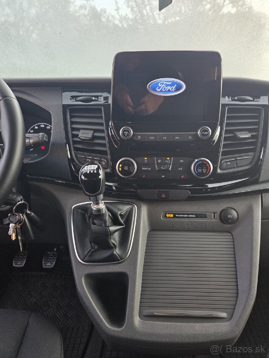 Predám Ford Tourneo custom 2.0 tdci 110 kw R.v. 2023 - 8