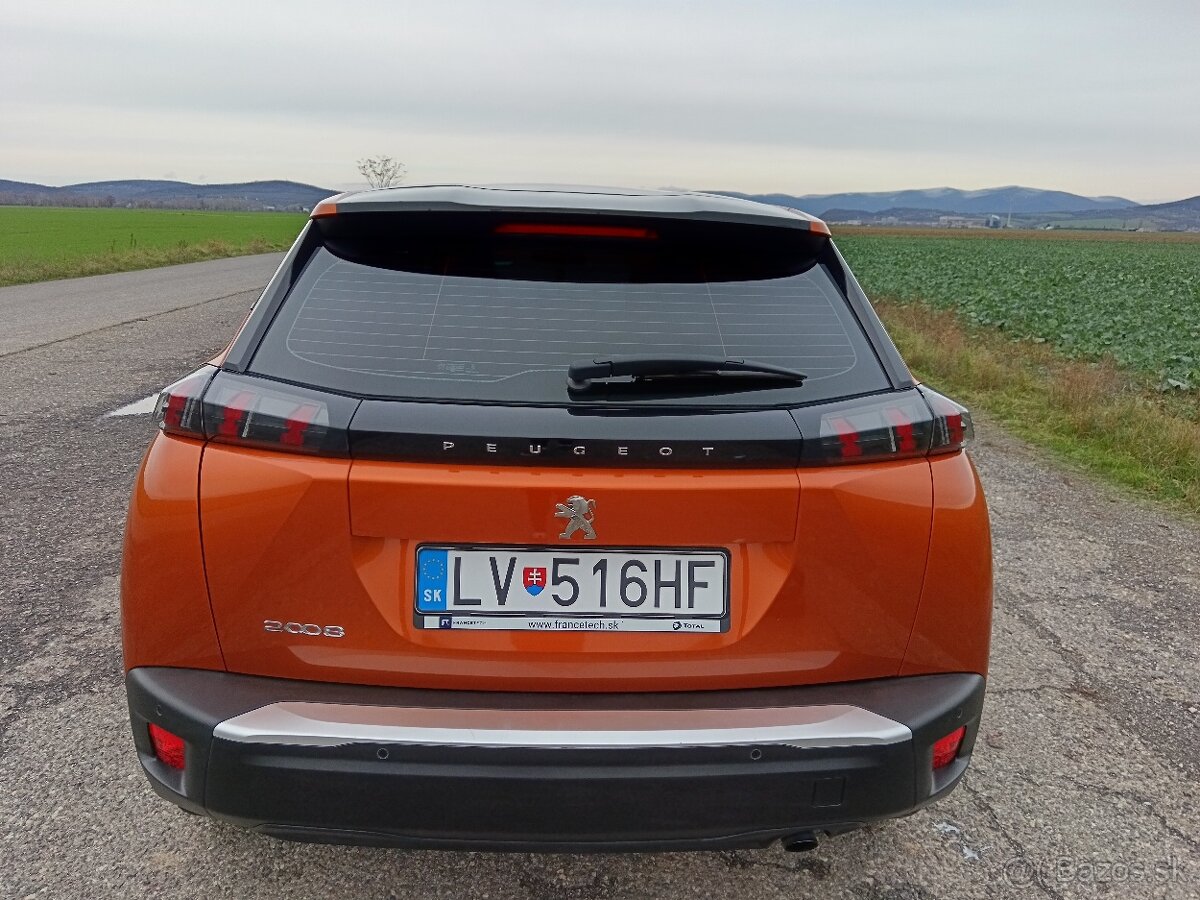 Peuqeot 2008 - 8